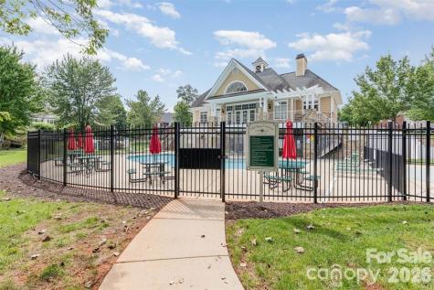 9806 Back Acre Drive Charlotte NC 28213