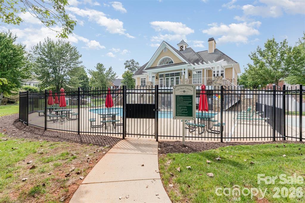 9806 Back Acre Drive Charlotte NC 28213