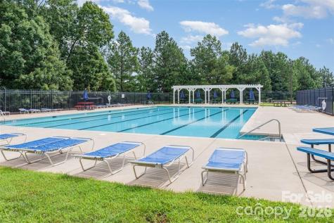 9806 Back Acre Drive Charlotte NC 28213