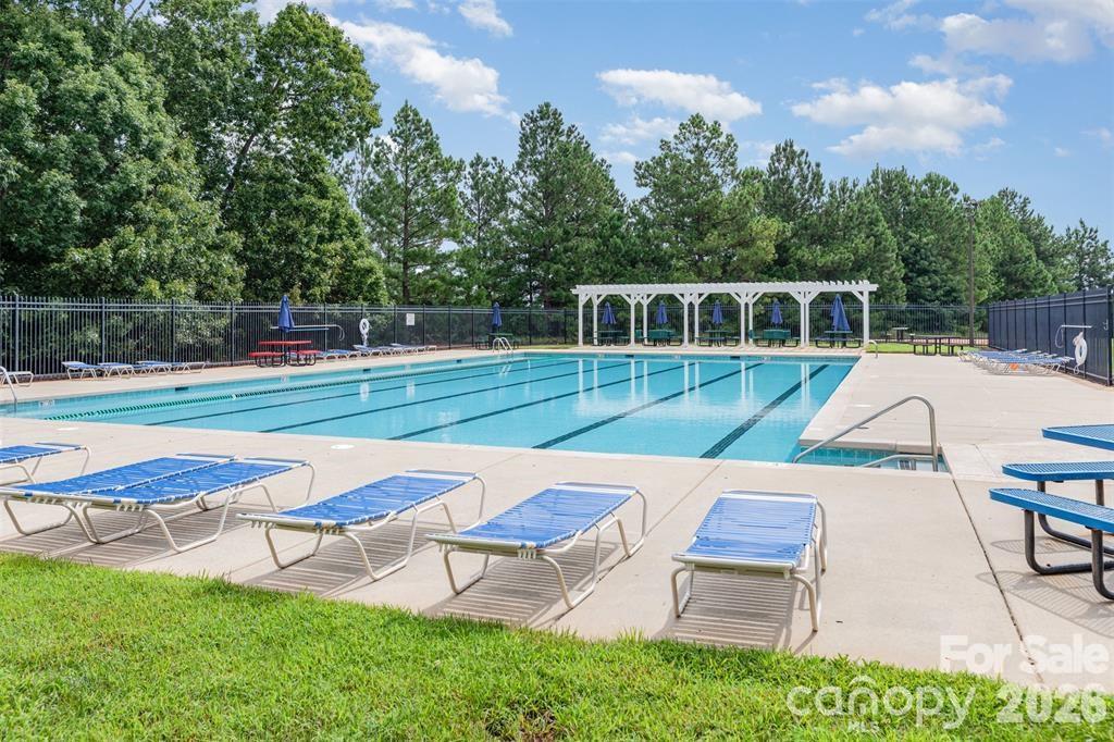 9806 Back Acre Drive Charlotte NC 28213
