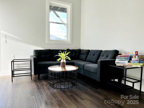 1061 Riverside Drive Asheville NC 28804