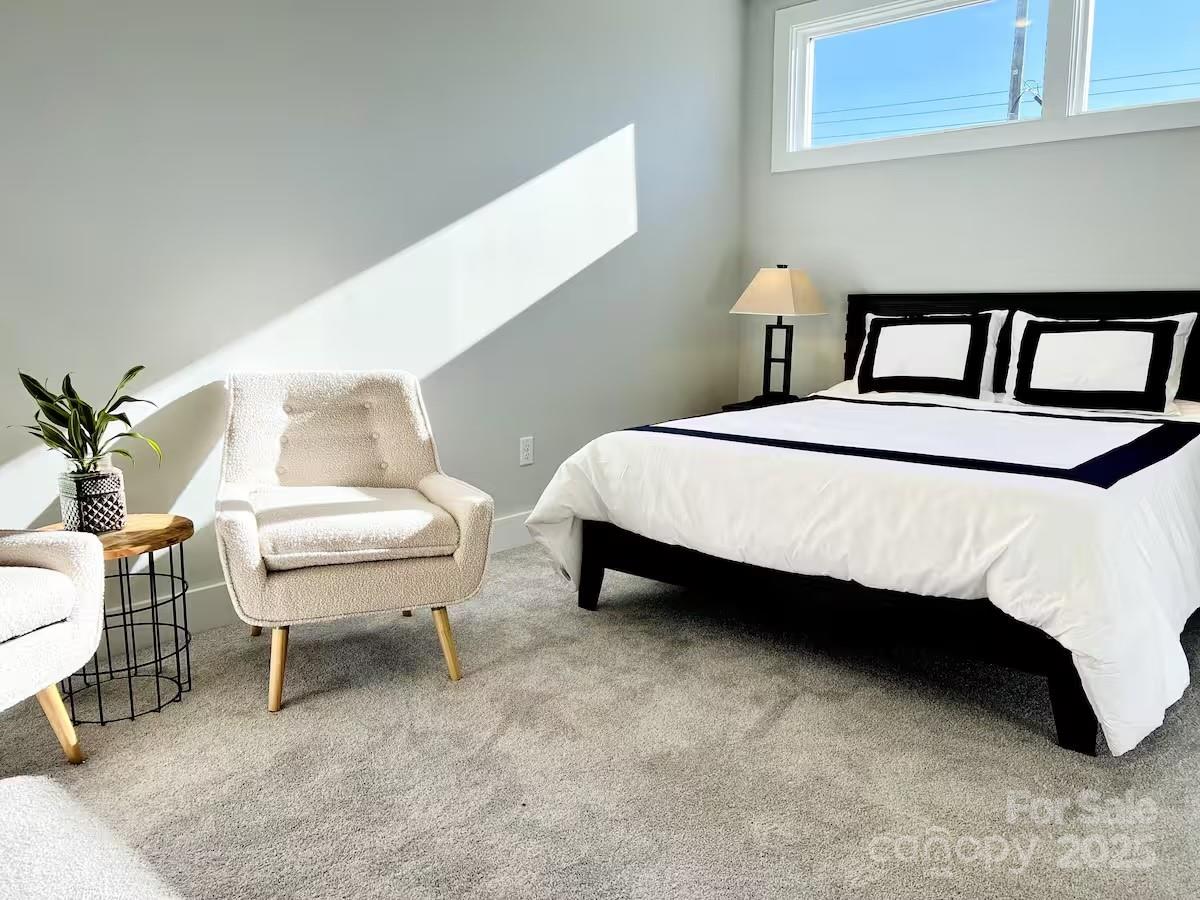 1061 Riverside Drive Asheville NC 28804