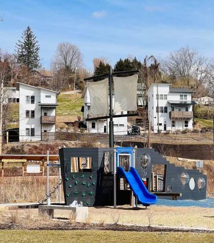 1061 Riverside Drive Asheville NC 28804