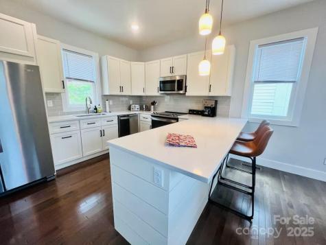 1061 Riverside Drive Asheville NC 28804