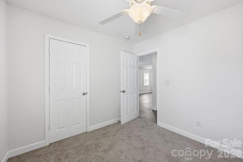 915 Barracuda Avenue Statesville NC 28677