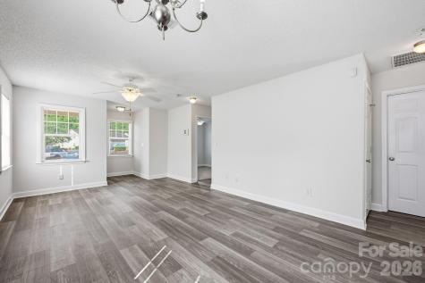 915 Barracuda Avenue Statesville NC 28677