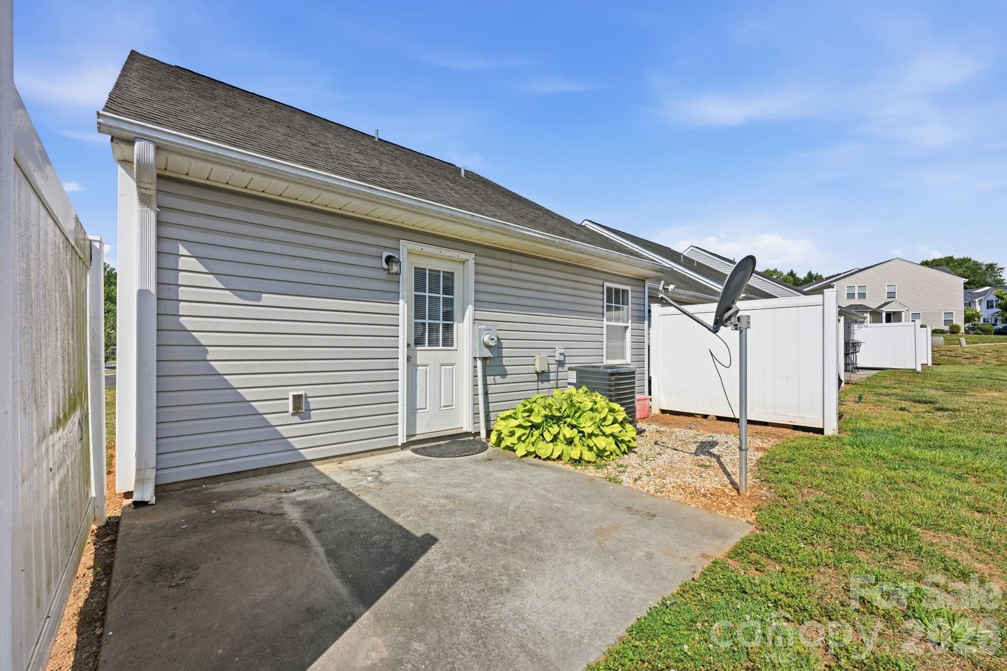 915 Barracuda Avenue Statesville NC 28677
