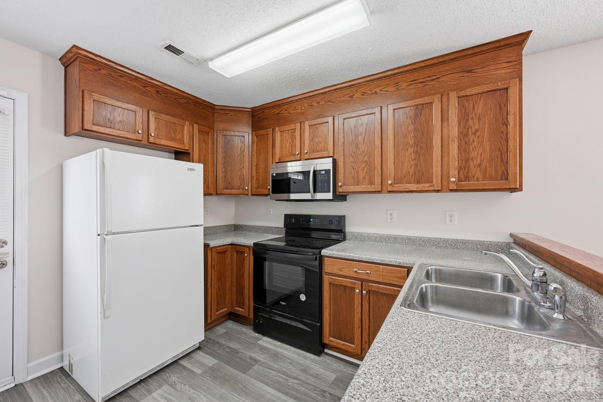 915 Barracuda Avenue Statesville NC 28677