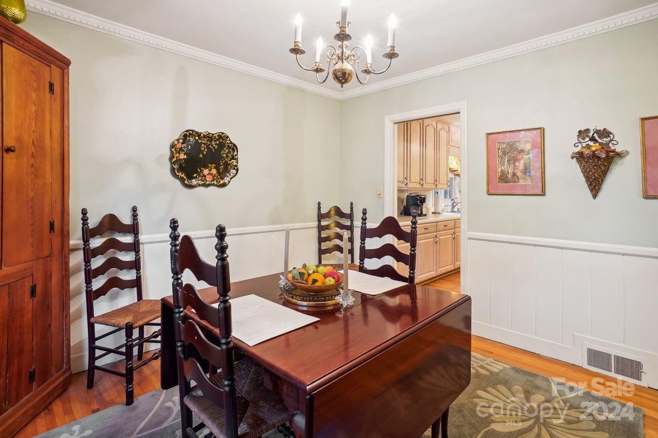 4235 Kingswood Road Charlotte NC 28226