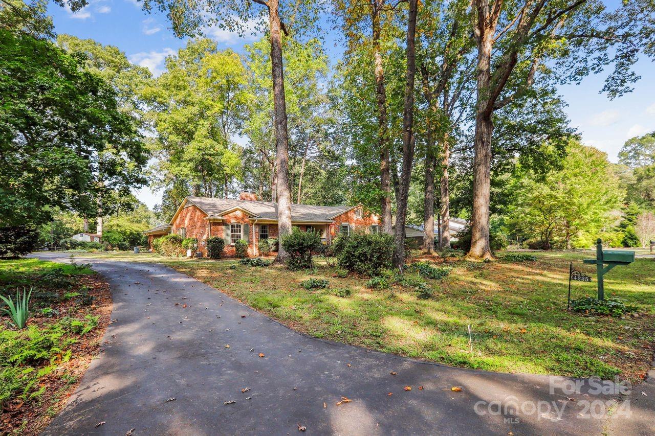 4235 Kingswood Road Charlotte NC 28226