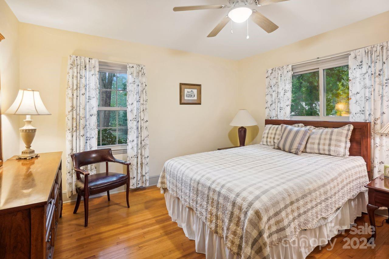 4235 Kingswood Road Charlotte NC 28226
