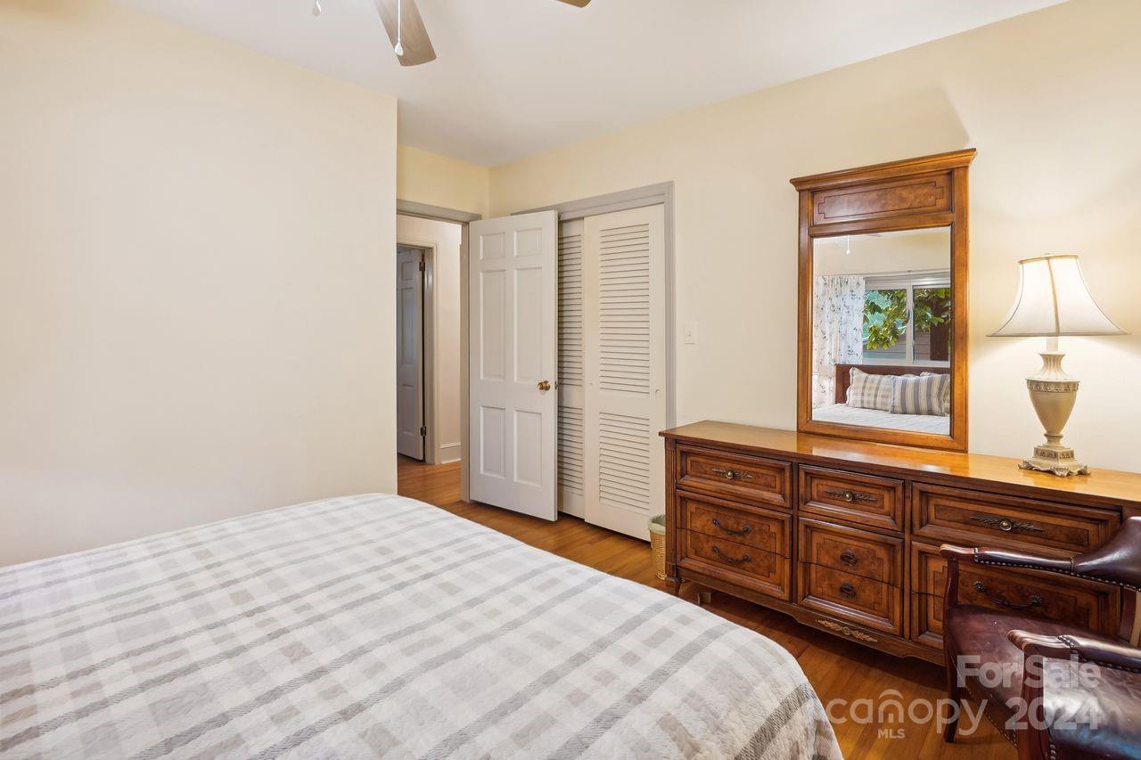4235 Kingswood Road Charlotte NC 28226
