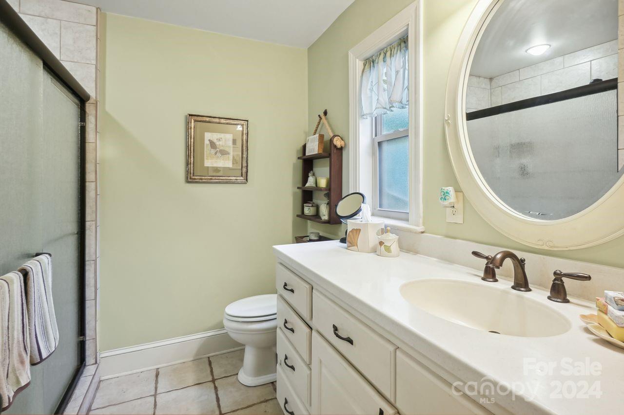 4235 Kingswood Road Charlotte NC 28226