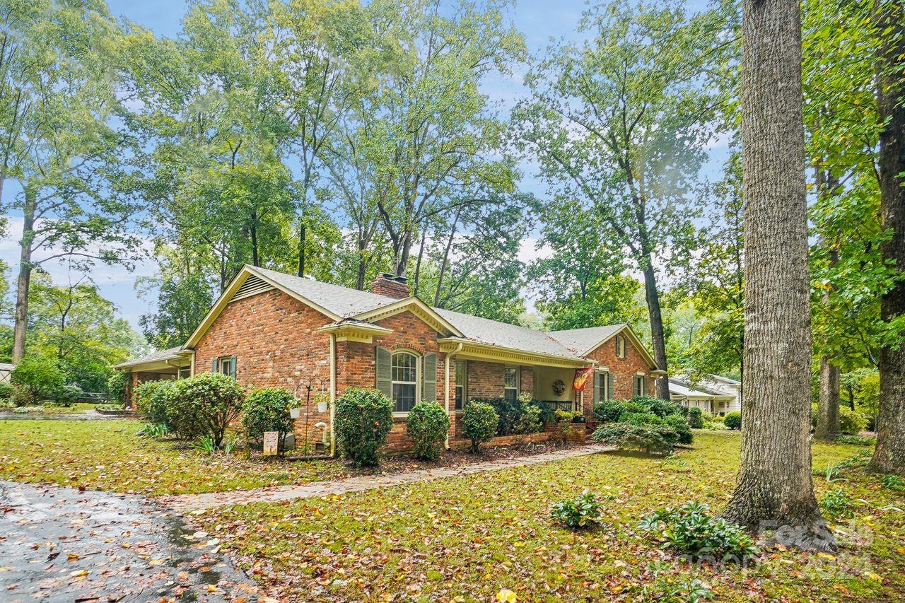 4235 Kingswood Road Charlotte NC 28226