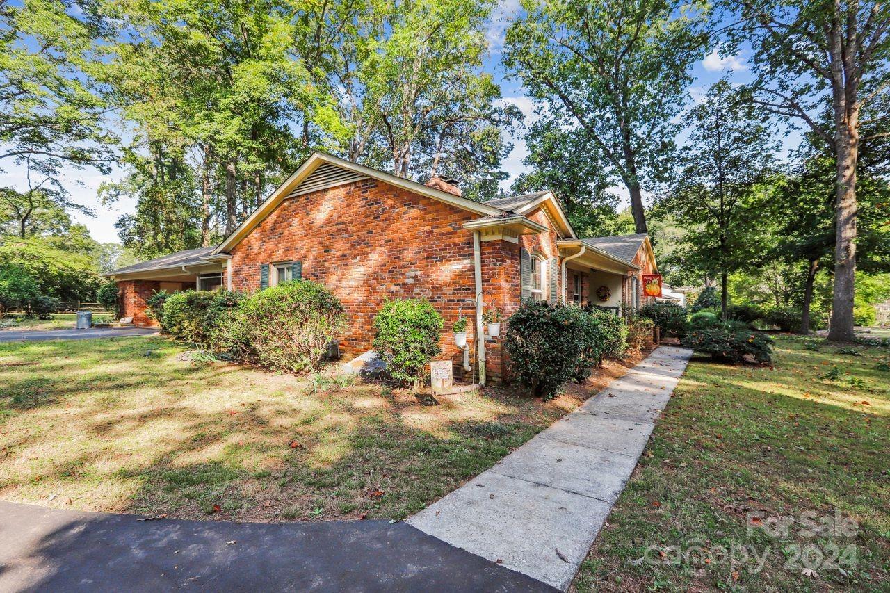 4235 Kingswood Road Charlotte NC 28226