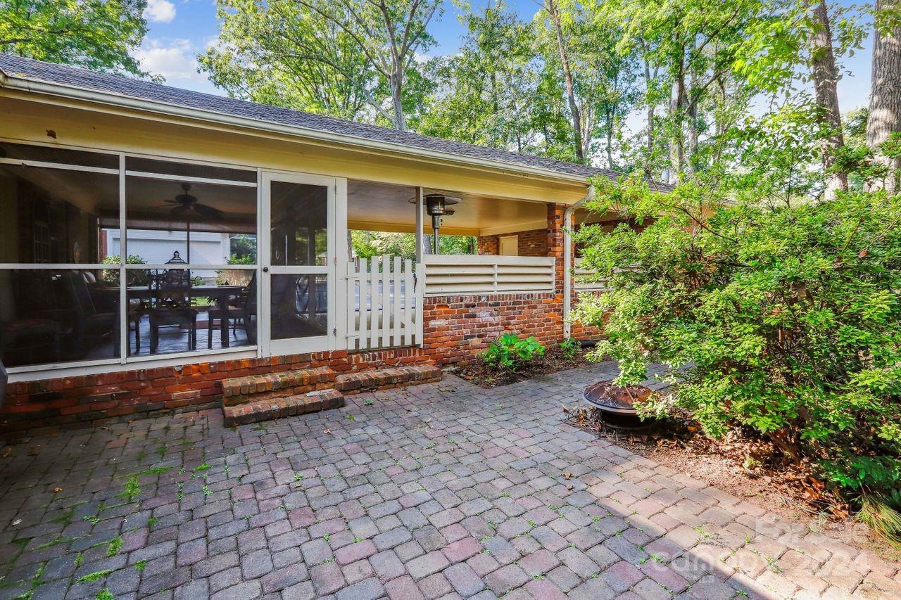 4235 Kingswood Road Charlotte NC 28226