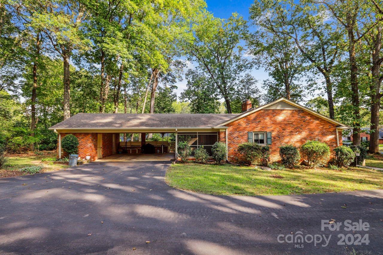 4235 Kingswood Road Charlotte NC 28226