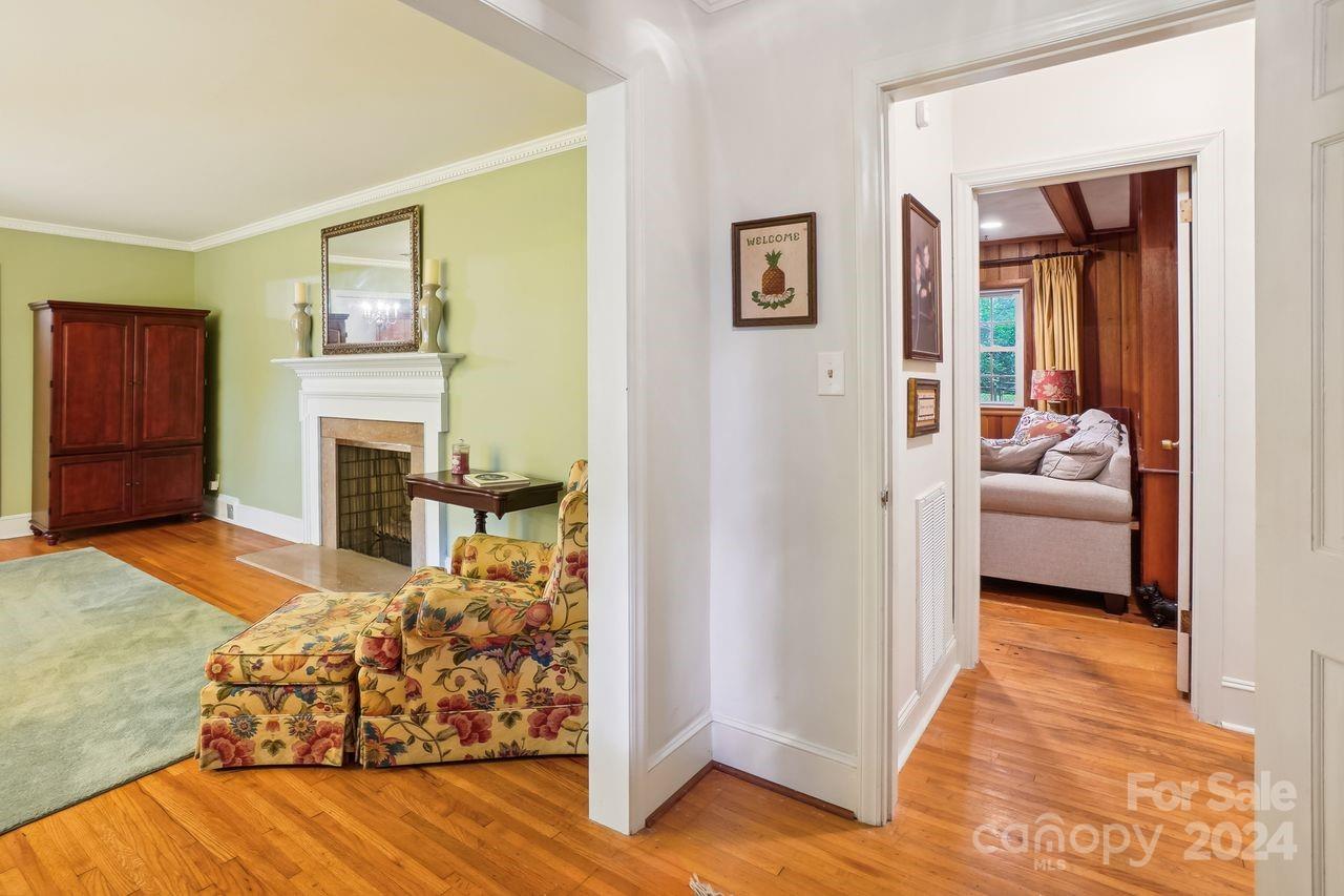 4235 Kingswood Road Charlotte NC 28226