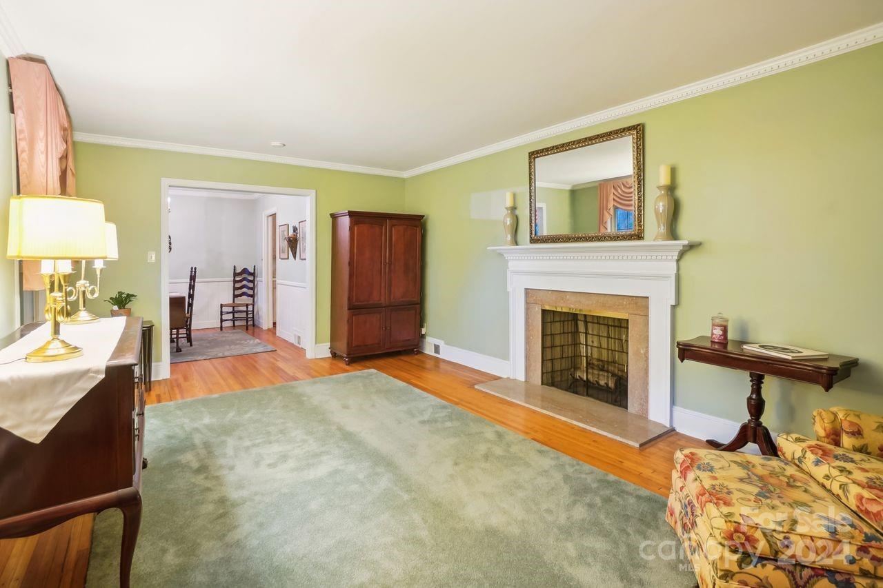 4235 Kingswood Road Charlotte NC 28226