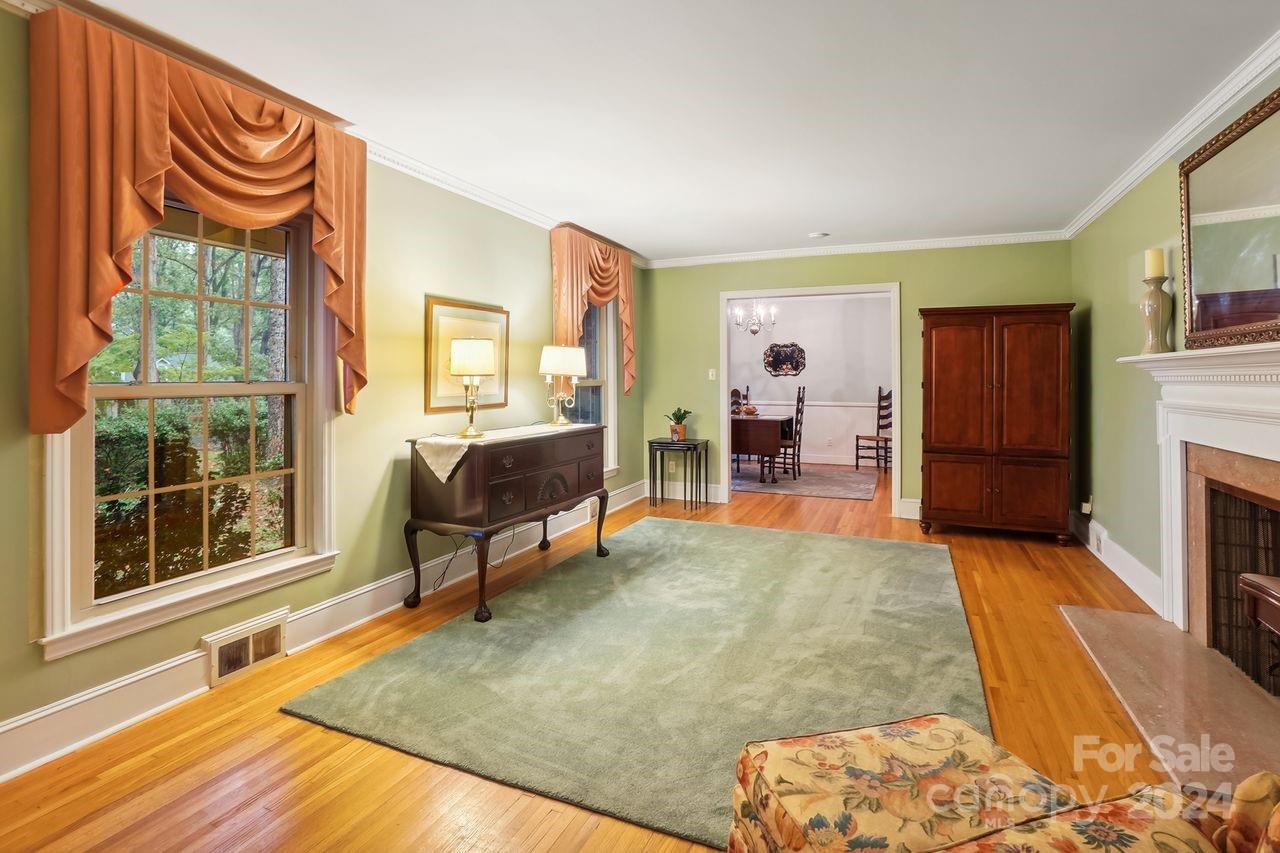 4235 Kingswood Road Charlotte NC 28226