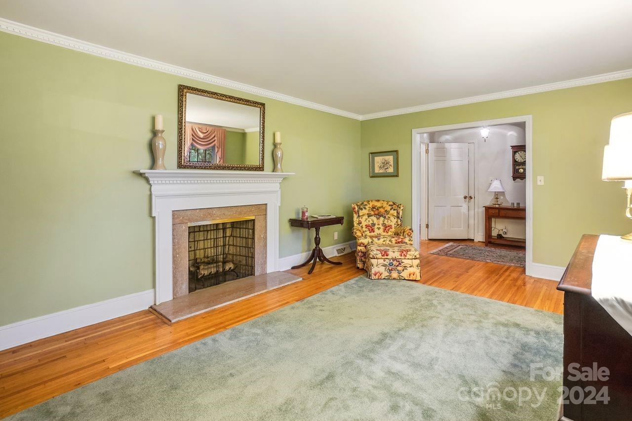 4235 Kingswood Road Charlotte NC 28226