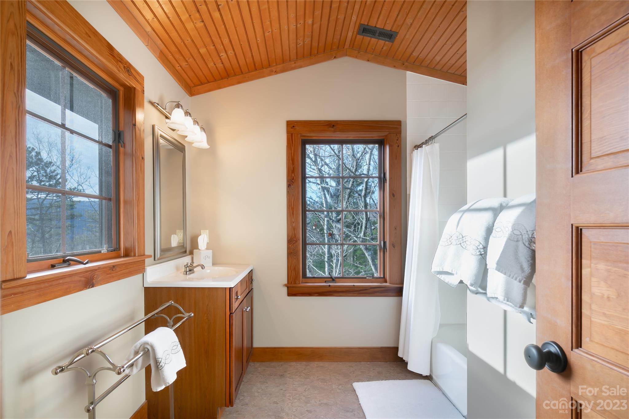 536 Hawk Mountain Road Lake Toxaway NC 28747