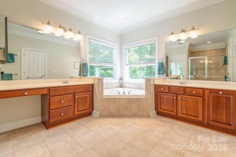 224 Fennel Dun Circle Biltmore Lake NC 28715