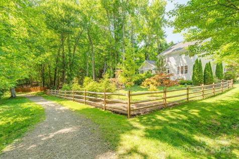 224 Fennel Dun Circle Biltmore Lake NC 28715