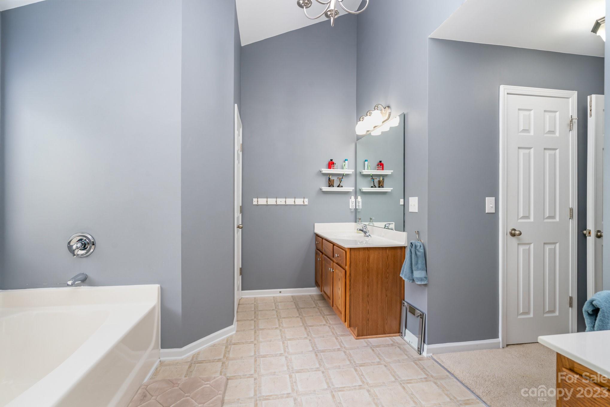 10004 Seven Oaks Drive Charlotte NC 28215
