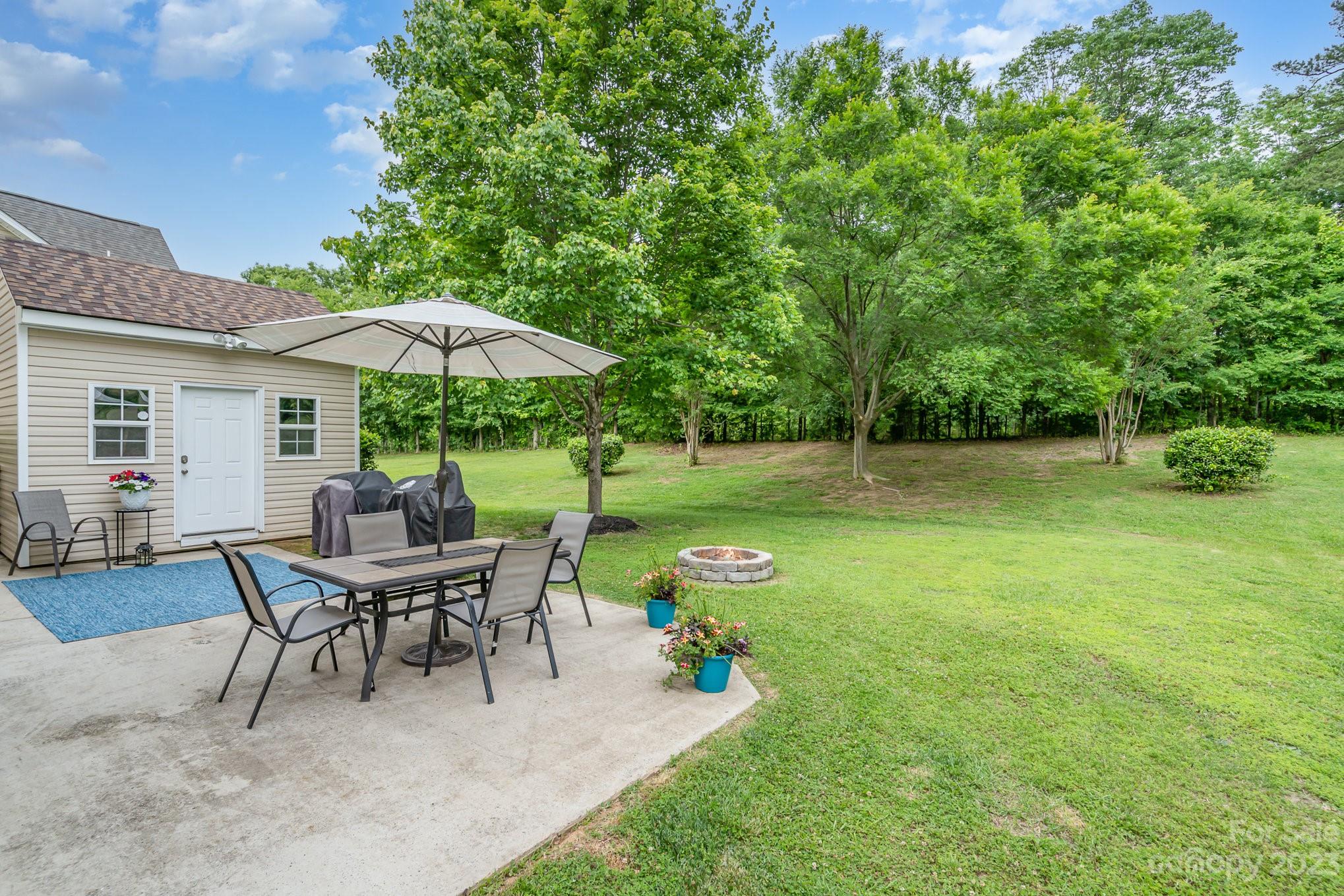 10004 Seven Oaks Drive Charlotte NC 28215