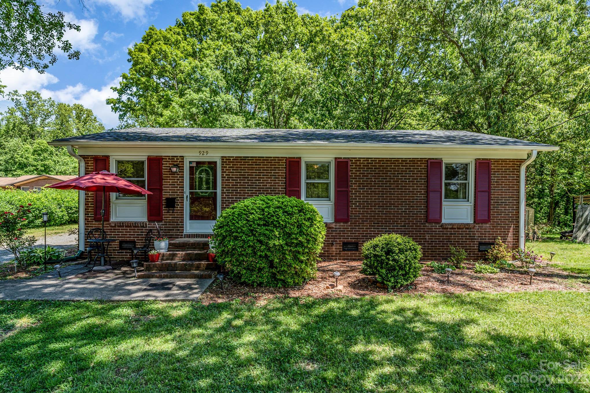 929 3rd Street SE Hickory NC 28602