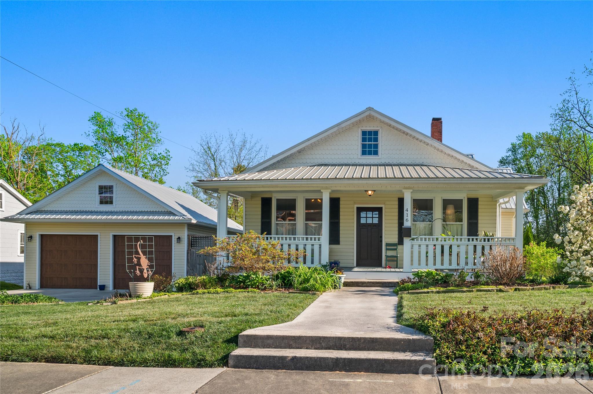 416 3rd Avenue W Hendersonville NC 28739