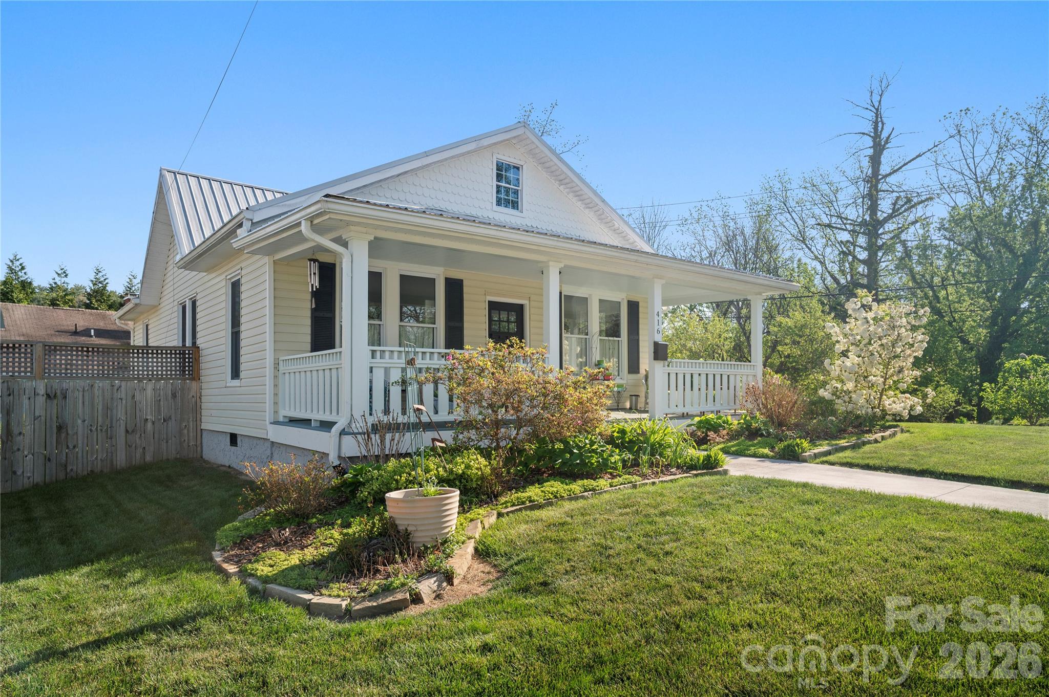 416 3rd Avenue W Hendersonville NC 28739