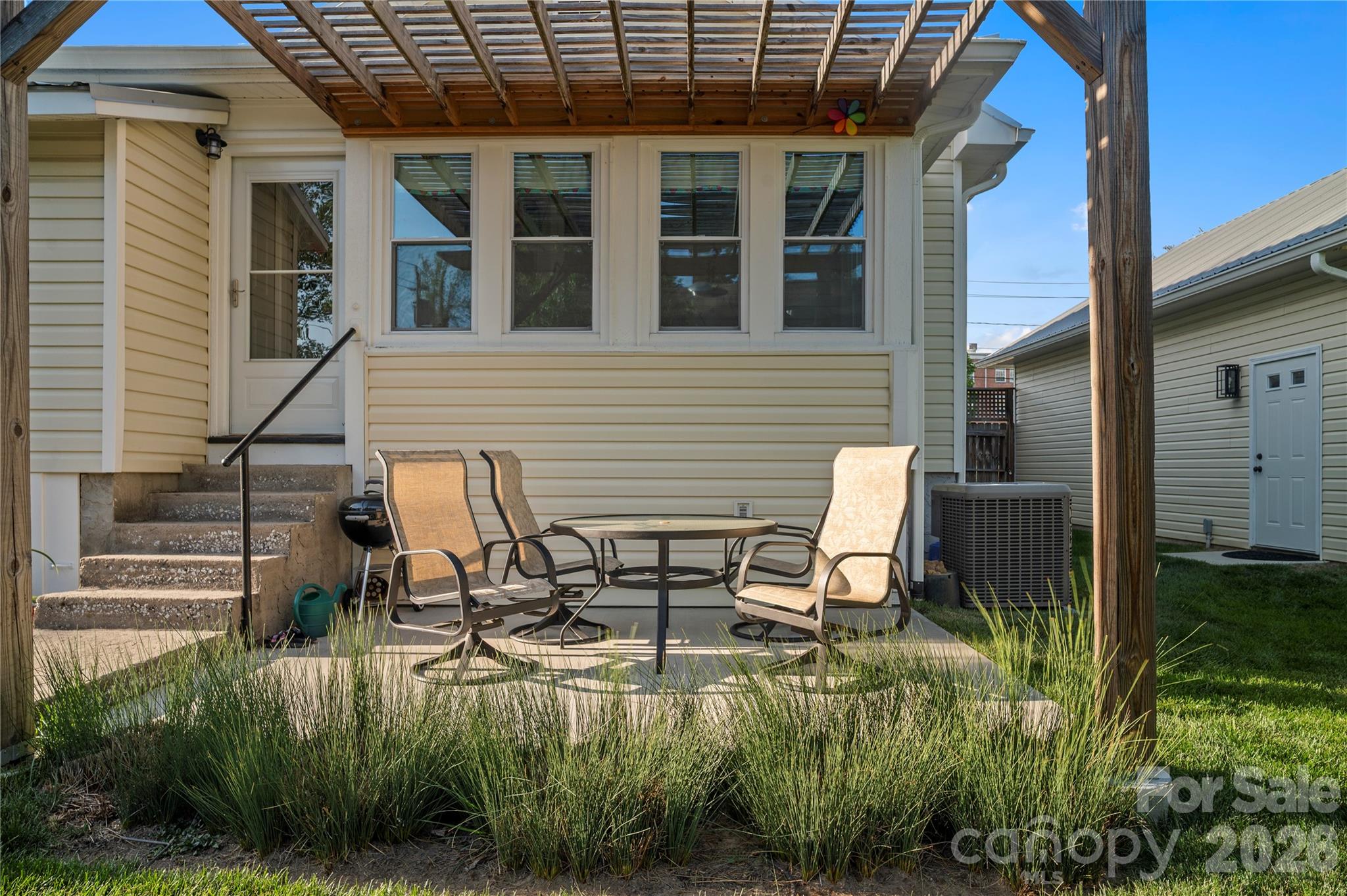 416 3rd Avenue W Hendersonville NC 28739