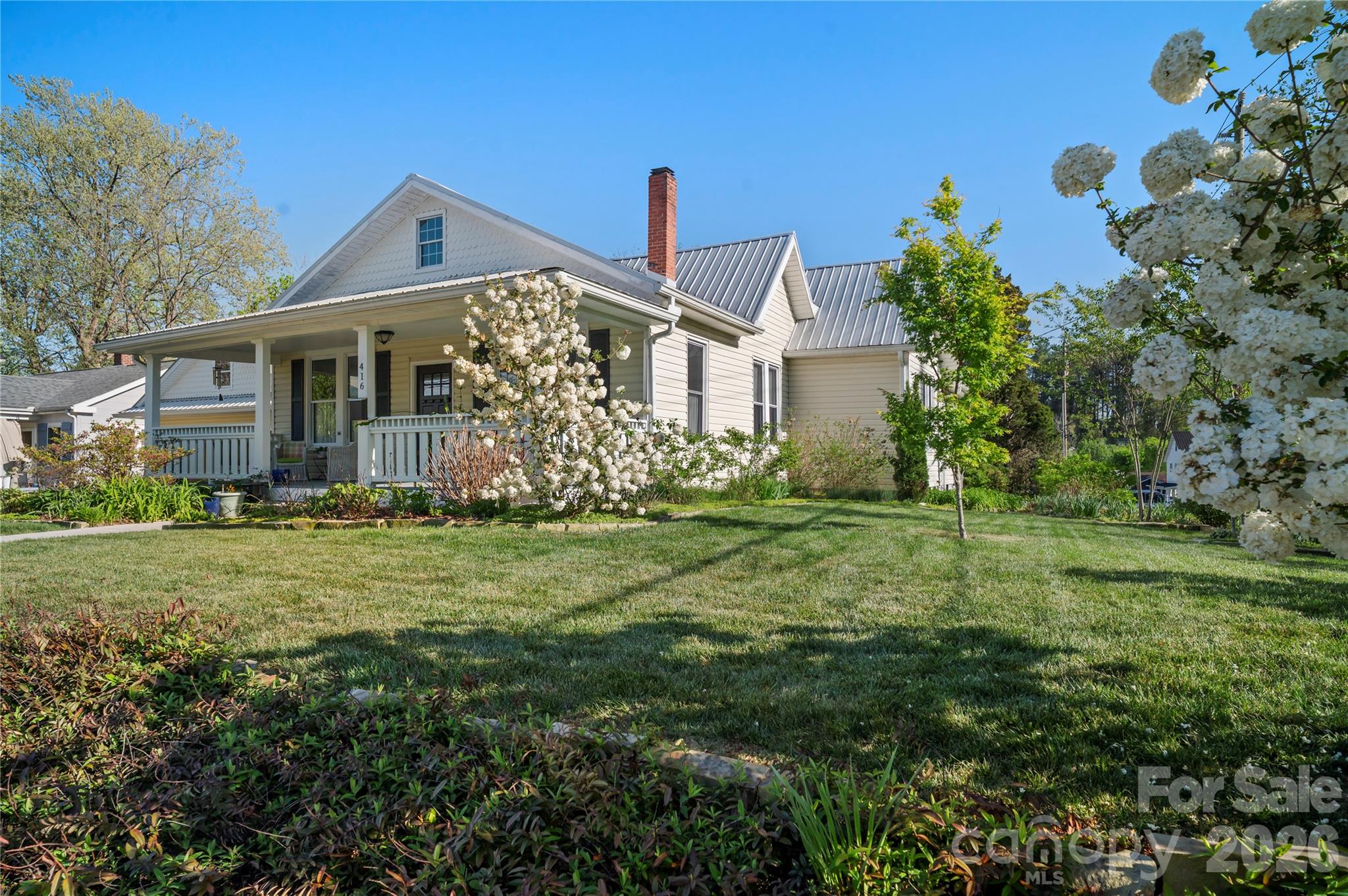416 3rd Avenue W Hendersonville NC 28739