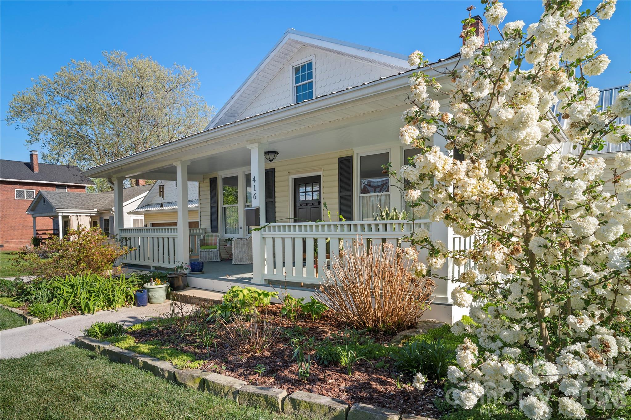 416 3rd Avenue W Hendersonville NC 28739