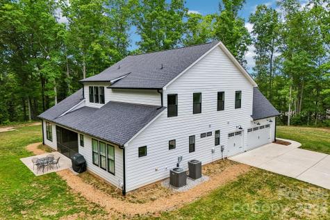 8049 Catawba Cove Drive Belmont NC 28012