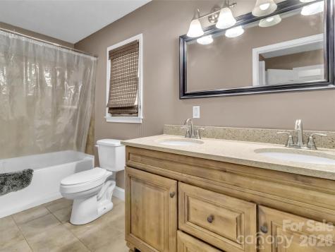 252 Oak Park Drive Clyde NC 28721