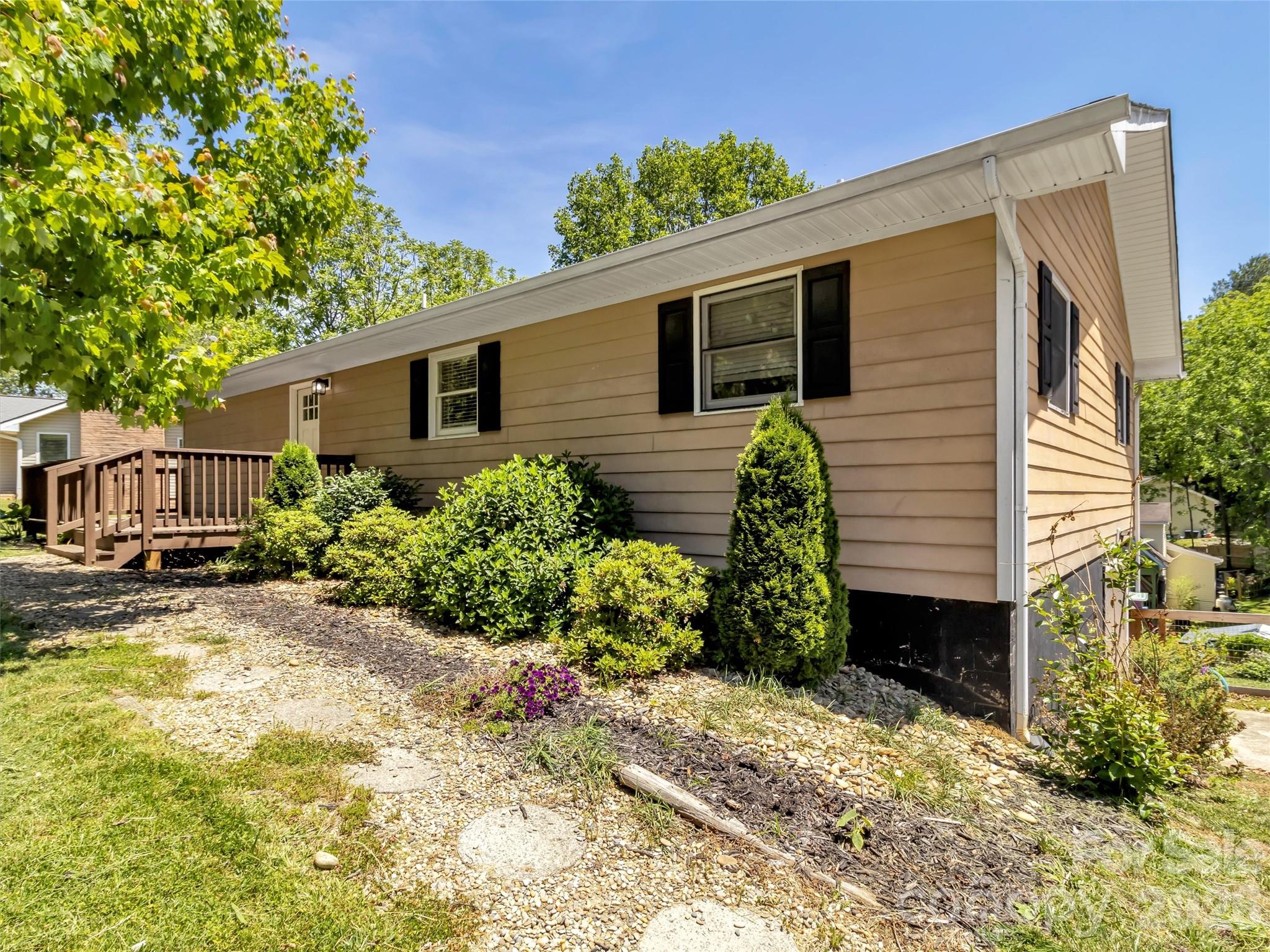 252 Oak Park Drive Clyde NC 28721