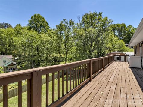 252 Oak Park Drive Clyde NC 28721