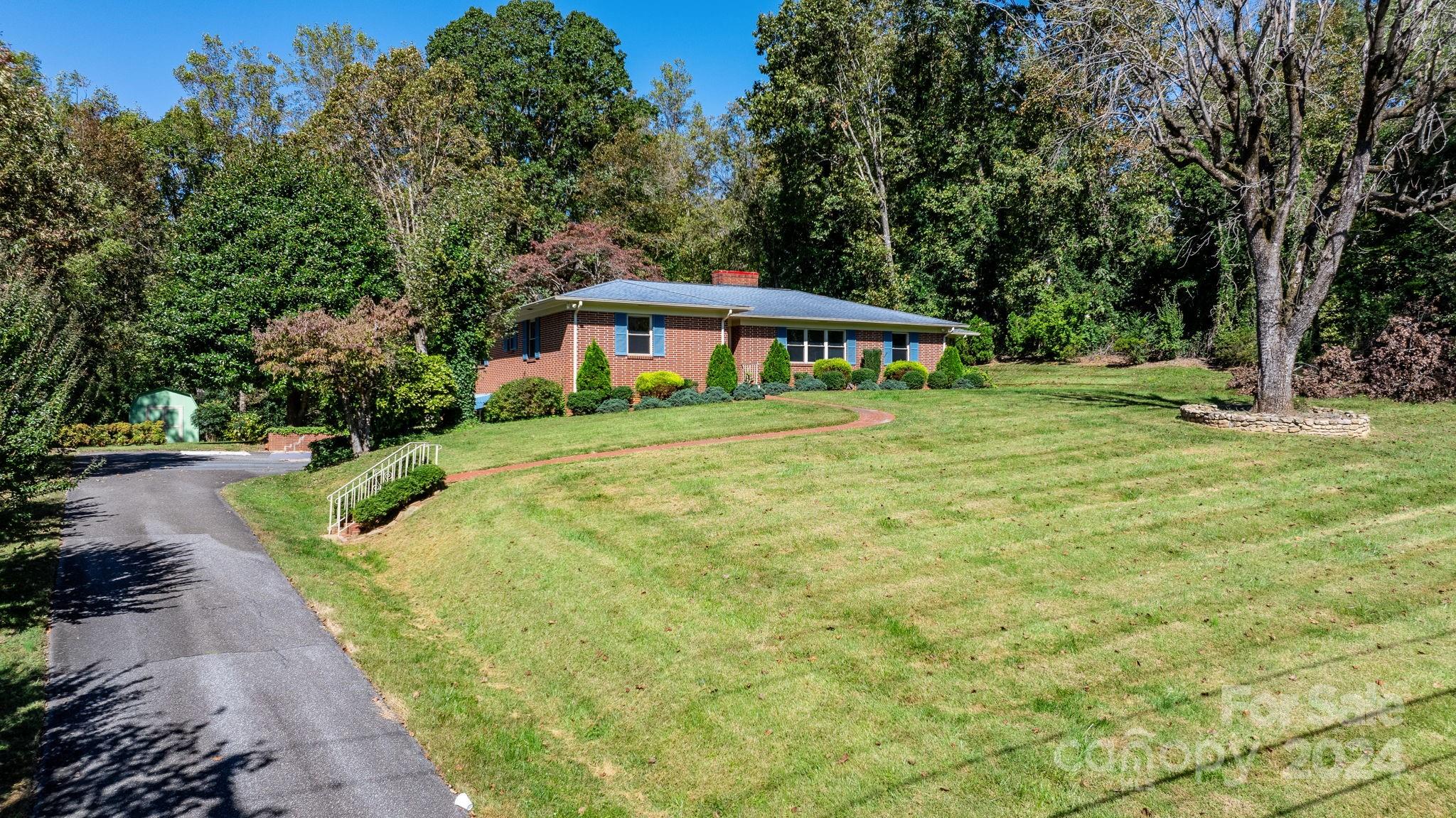 1018 Hibriten Drive SE Lenoir NC 28645