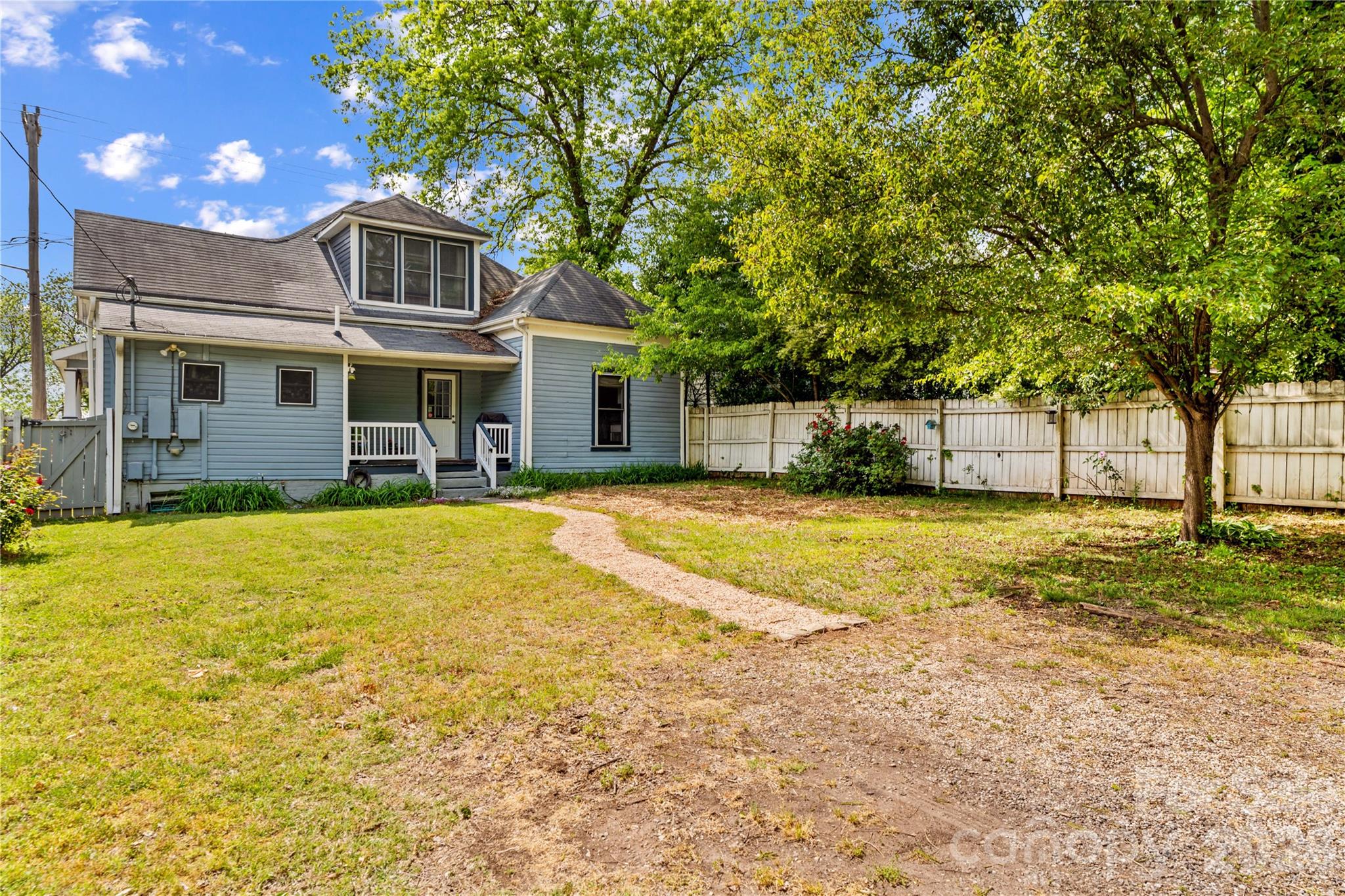 633 S Race Street Statesville NC 28677