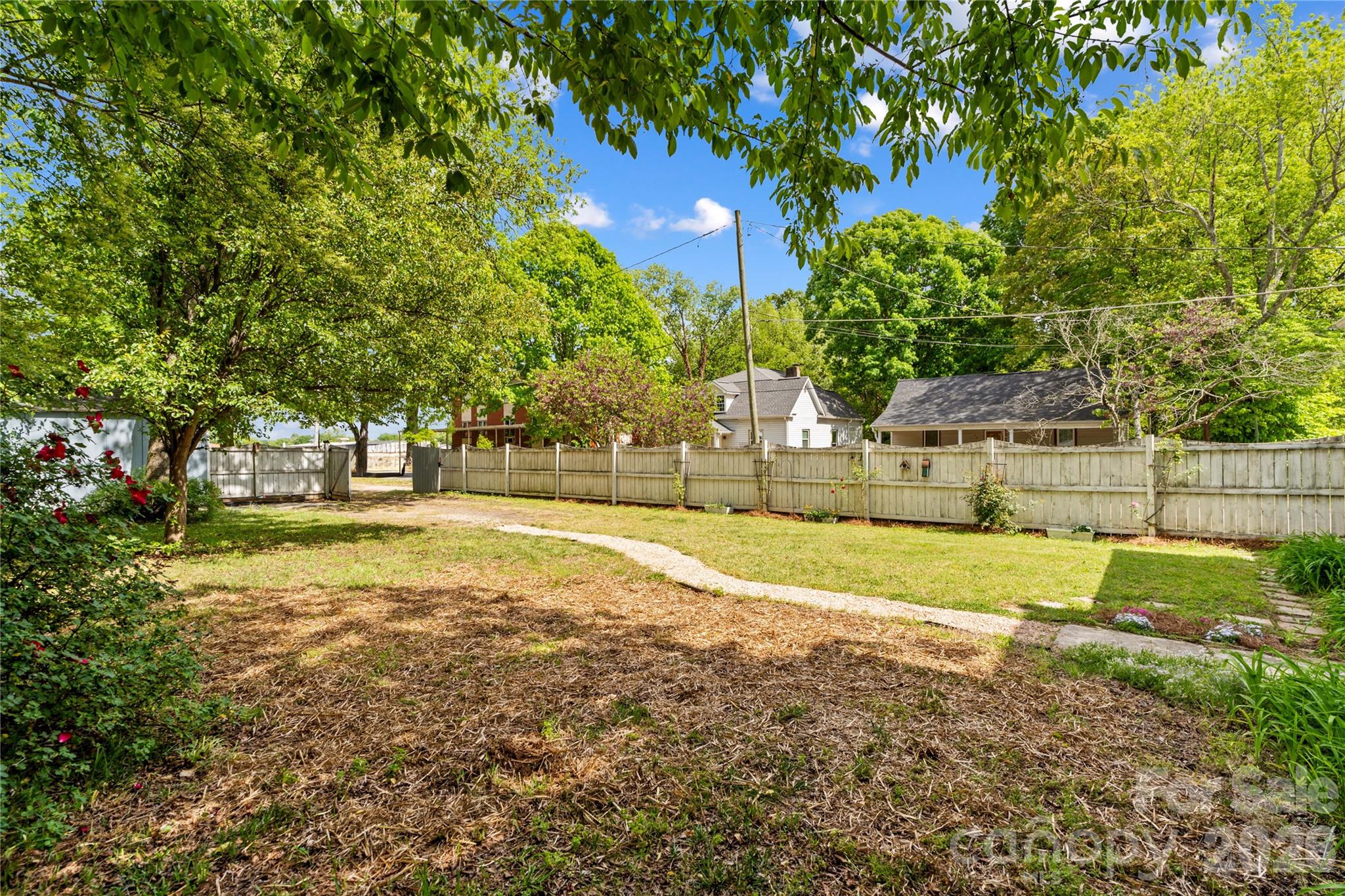 633 S Race Street Statesville NC 28677