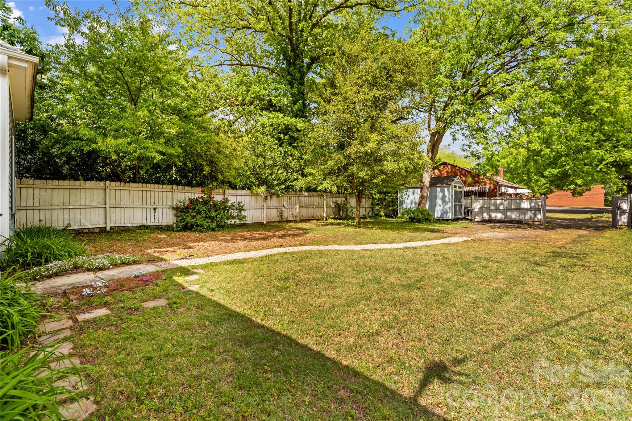 633 S Race Street Statesville NC 28677