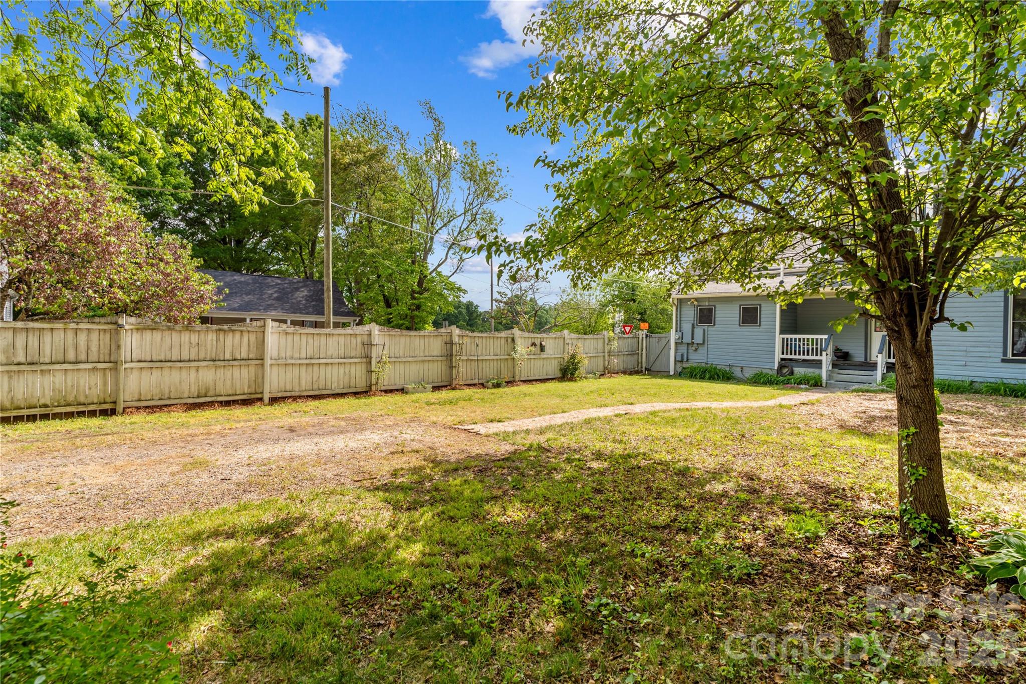 633 S Race Street Statesville NC 28677