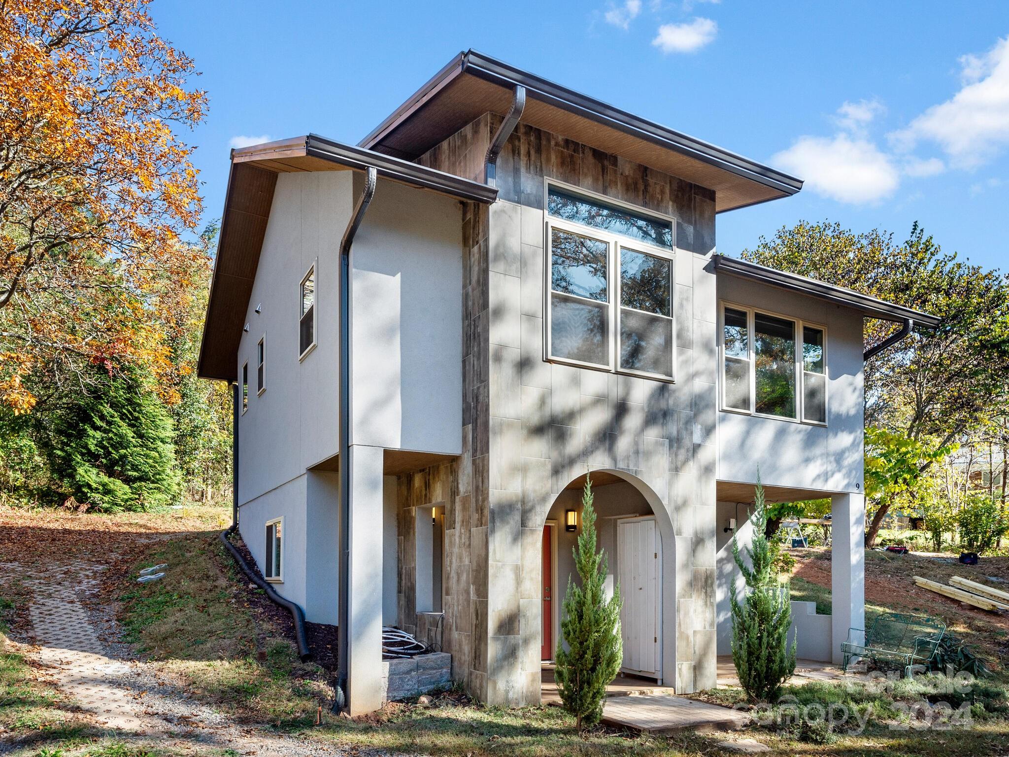 9 Wellspring Lane Asheville NC 28806