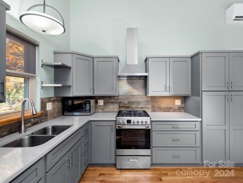 9 Wellspring Lane Asheville NC 28806