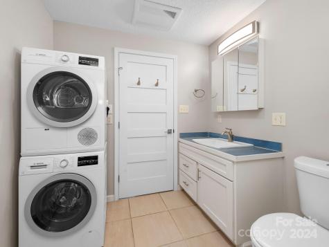 9 Wellspring Lane Asheville NC 28806