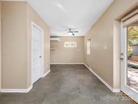 9 Wellspring Lane Asheville NC 28806