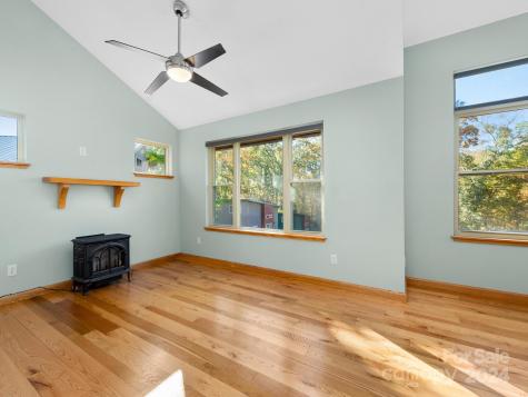 9 Wellspring Lane Asheville NC 28806